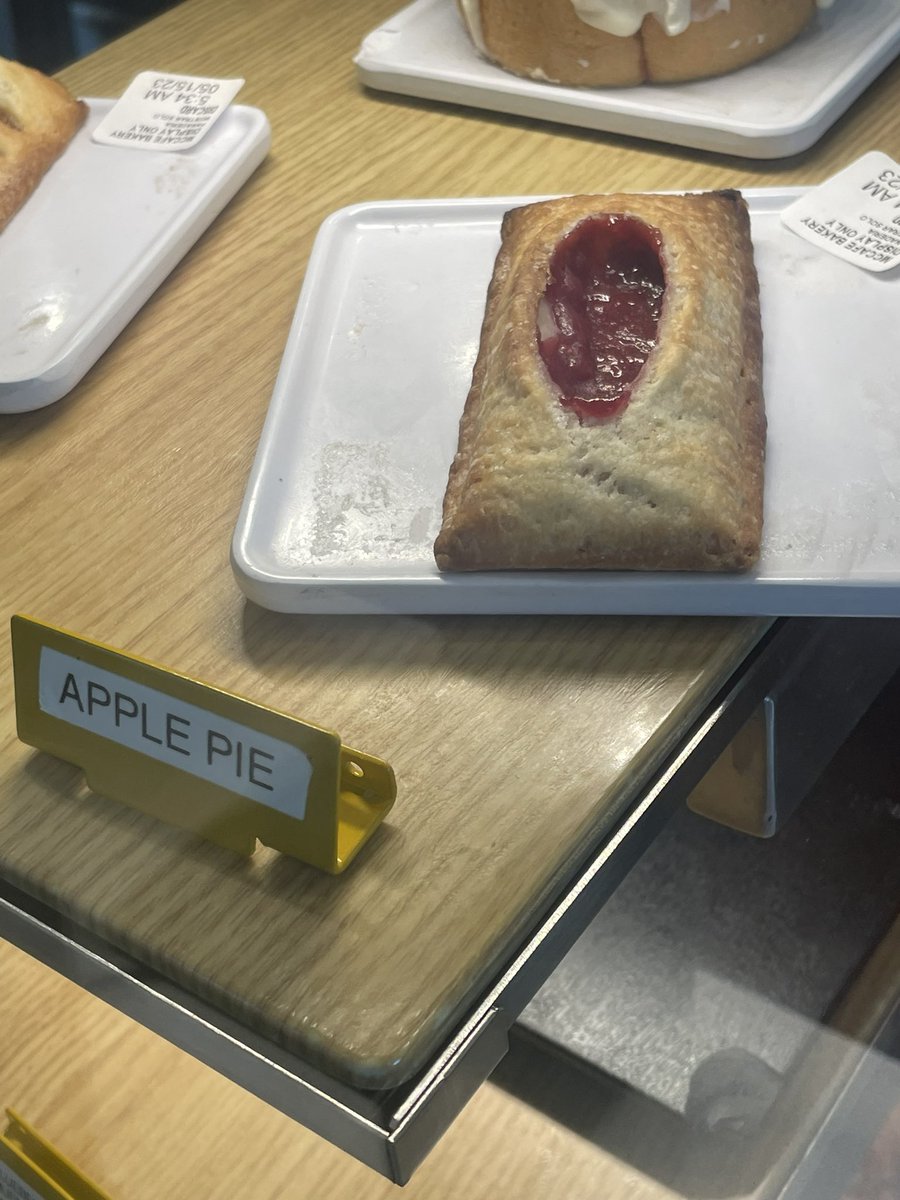 onlysloyanjay's tweet photo. McDonald’s… wtf is this? #McDonalds https://t.co/9g00G0TV4z