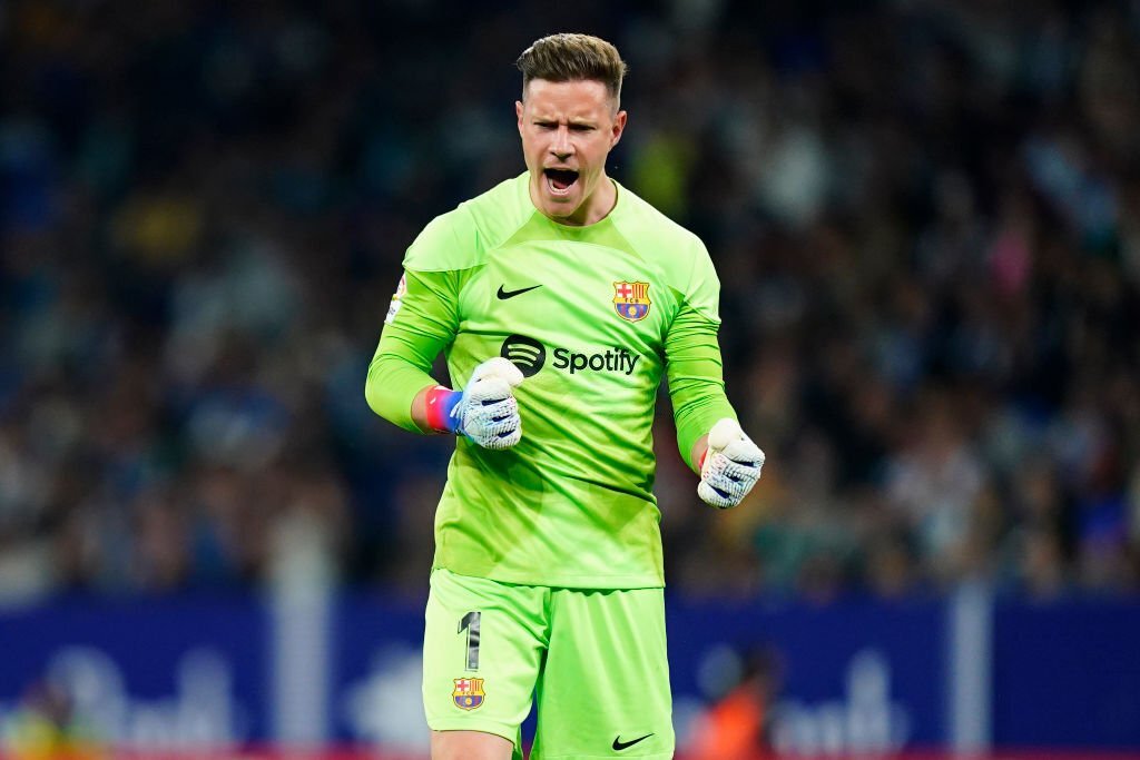 EirenJr's tweet photo. Ni oliver kahn, Ni Yashin, Ni Buffon, Ni Neuer, Ni casillas. Ter stegen es el mejor portero de la historia del fútbol . https://t.co/2YWGk211tD