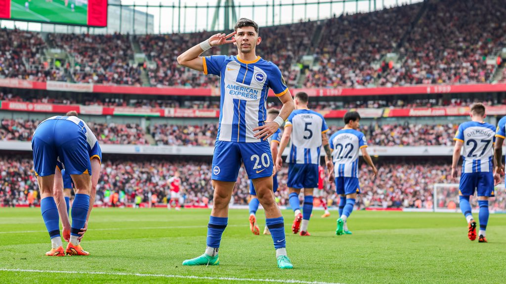 julioEnciso33's tweet photo. Gracias Dios 🥹🙏🏻 @OfficialBHAFC https://t.co/GLsuA5bEKm