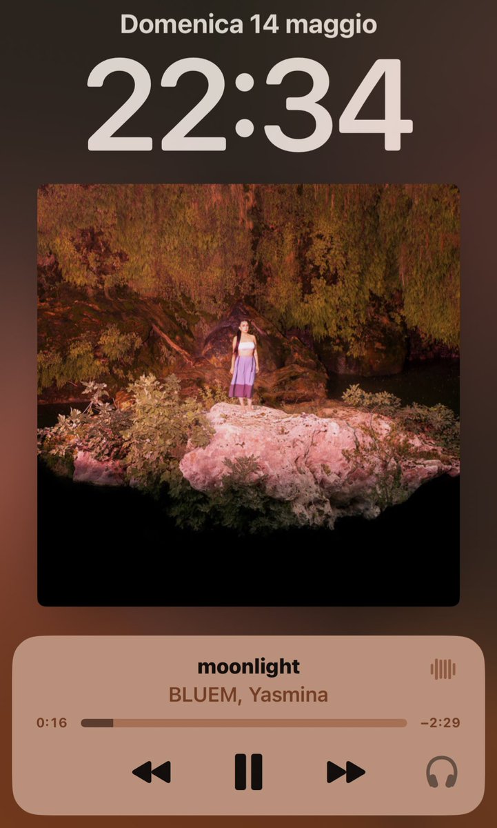 HYPERPOPITALIA's tweet photo. Ho appena finito di ascoltare il nuovo album di Bluem, i suoi cori non usciranno facilmente dalla mia testa.
Moonlight>>> #bluem https://t.co/InuqdAEaPT