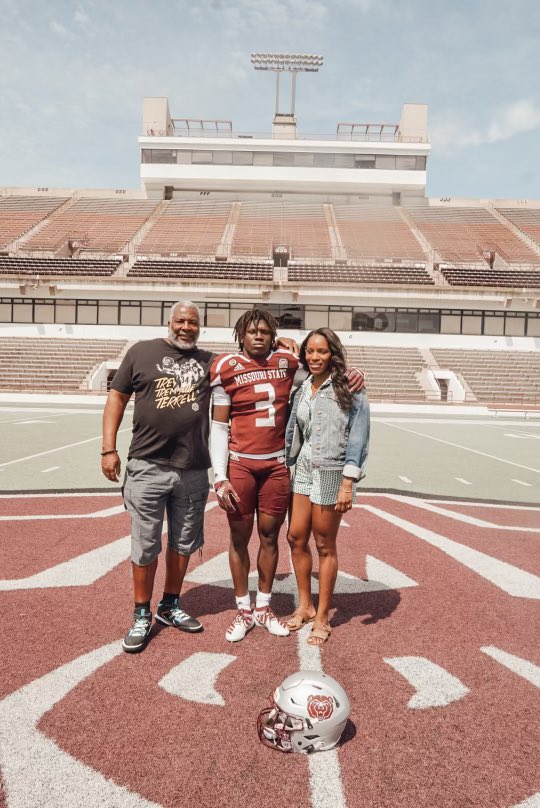 LanarKelleyJr's tweet photo. Had a great Official visit thanks to @MOStateFootball. Enjoyed the hospitality and everything you guys had to offer! https://t.co/zKqpWTORow