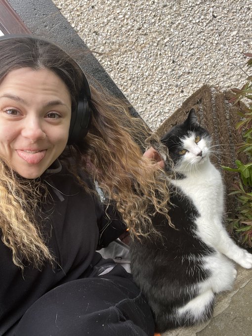 This cat adores me. 😑 https://t.co/0bfAqOYvOL<a href="/tag/adhd"class="tags"><span>#adhd</span></a>