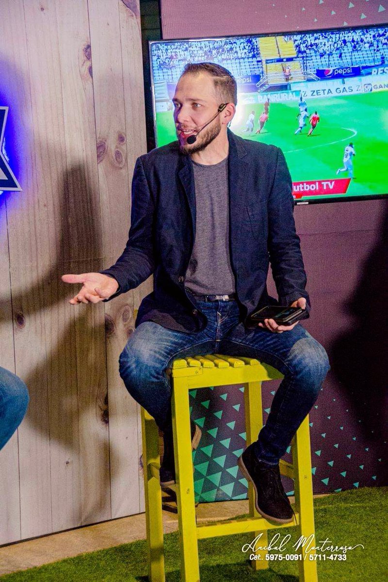 ElRaffo_'s tweet photo. “AFÉRRATE A AQUELLO QUE TE HACE DIFERENTE”…
📺🎙️⚽️ Los Cancheros
🎥 PlayMedios Digital
🔰 Interplaza Xela
📸 Anibal Ivan Monterroso Mazariegos
#LosCancheros #LosCancherosTV #LosCancherosXela #ProgramaDeportivo #Cronistas #Analistas #Comentaristas #Fútbol #Deportes #LNFG #xela https://t.co/l2nMTEZN5g