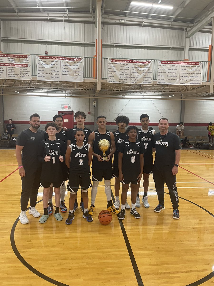 hoopseen's tweet photo. #Gibbons 15u: TNBA South surges back into the game in the second half to cap off a comeback against Team Huncho ultimately winning 72-66 in the Jonathan Issac Championship at the Bob Gibbons Tournament of Champions https://t.co/KHjWYBNwRu