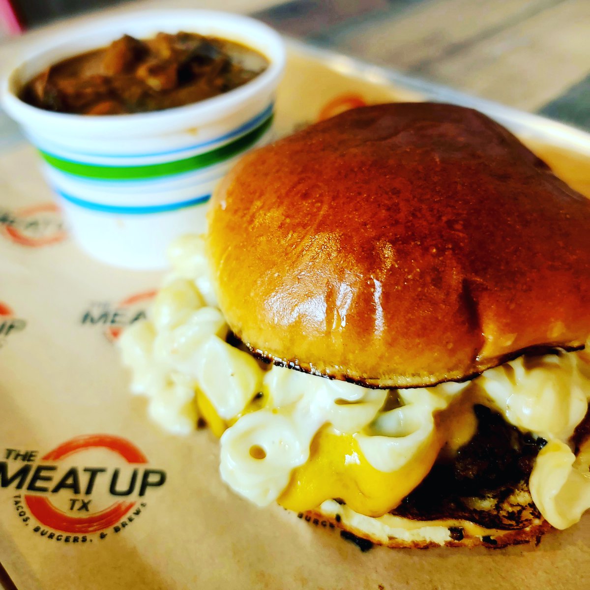 TheMeatUpTX's tweet photo. Best smashburgers in Denton, TX #burger #foodporn #instagood #love https://t.co/YeQyRiPzQF