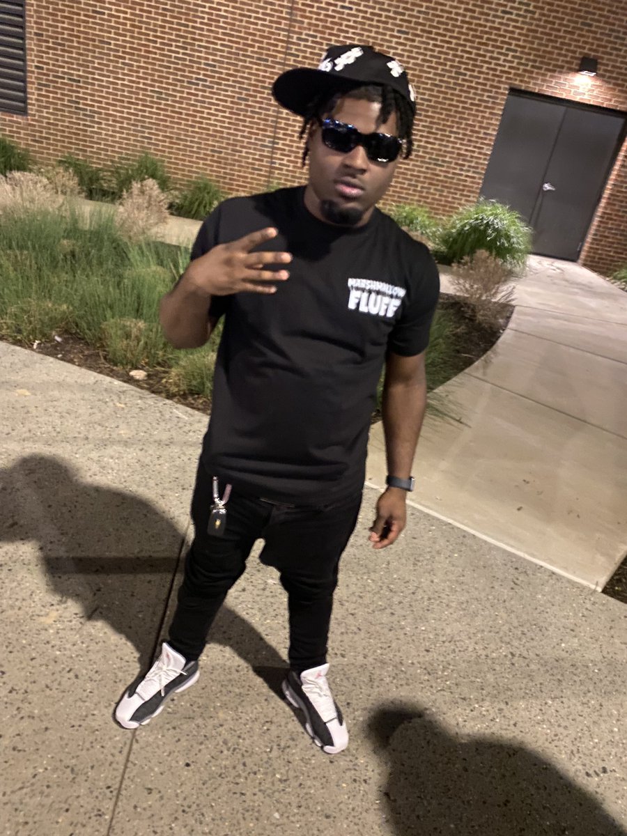 rayhurd_2's tweet photo. All on camera 📸who’s that man 🦅🕺🏾
#single
#explore https://t.co/qEBNiSjyEb