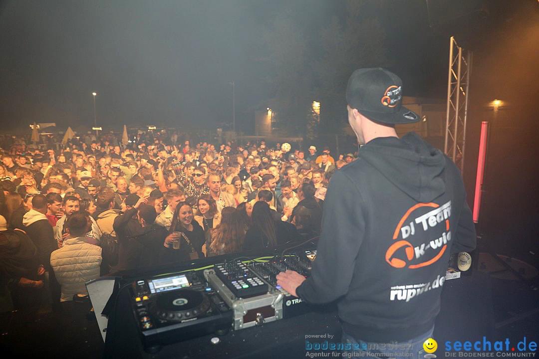 seechat's tweet image. SUMMER OPENING Party - RWU Hochschule: Weingarten, 13.05.2023

## 25 Jahre seechat.de | Die Bodensee Community - JUBILÄUM ## 1999-2024

Alle Fotos und Videos auf:
&amp;gt;&amp;gt; seechat.de

#SummerOpening, #RWU, #Party, #Studentenparty, #Weingarten,
#BODENSEEMEDIEN,