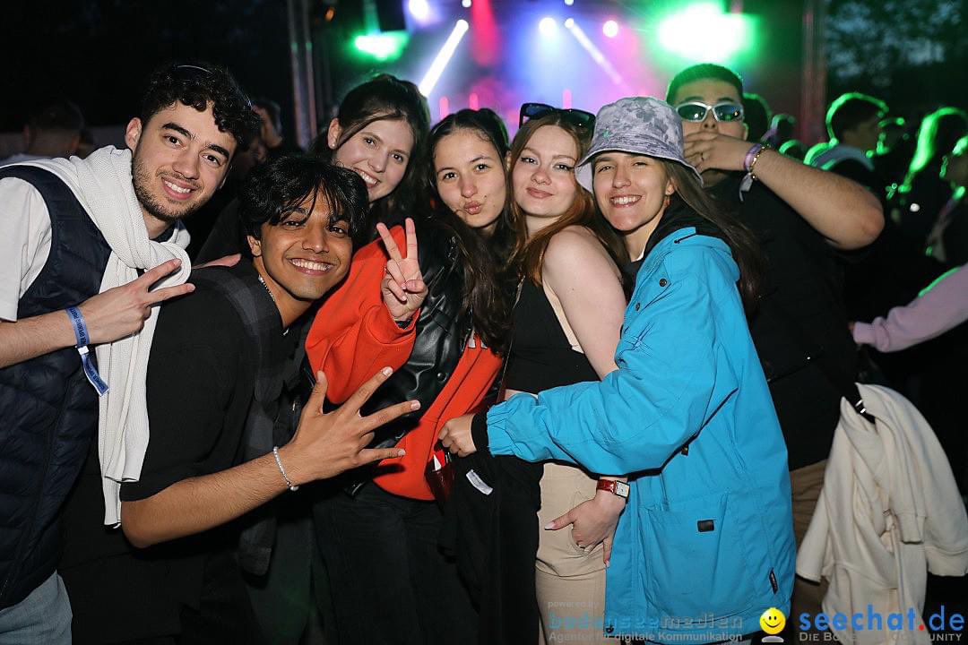 seechat's tweet image. SUMMER OPENING Party - RWU Hochschule: Weingarten, 13.05.2023

## 25 Jahre seechat.de | Die Bodensee Community - JUBILÄUM ## 1999-2024

Alle Fotos und Videos auf:
&amp;gt;&amp;gt; seechat.de

#SummerOpening, #RWU, #Party, #Studentenparty, #Weingarten,
#BODENSEEMEDIEN,