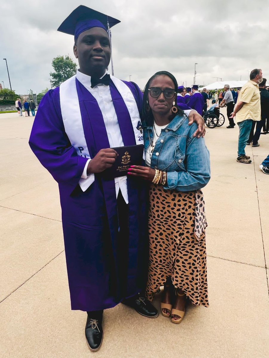 MLRhone1's tweet photo. My heart in human form ♥️ My mom and the one who made me a mom. Happy Mother’s Day! This weekend was filled with family, friends, and love. https://t.co/VqdAdrlw9c