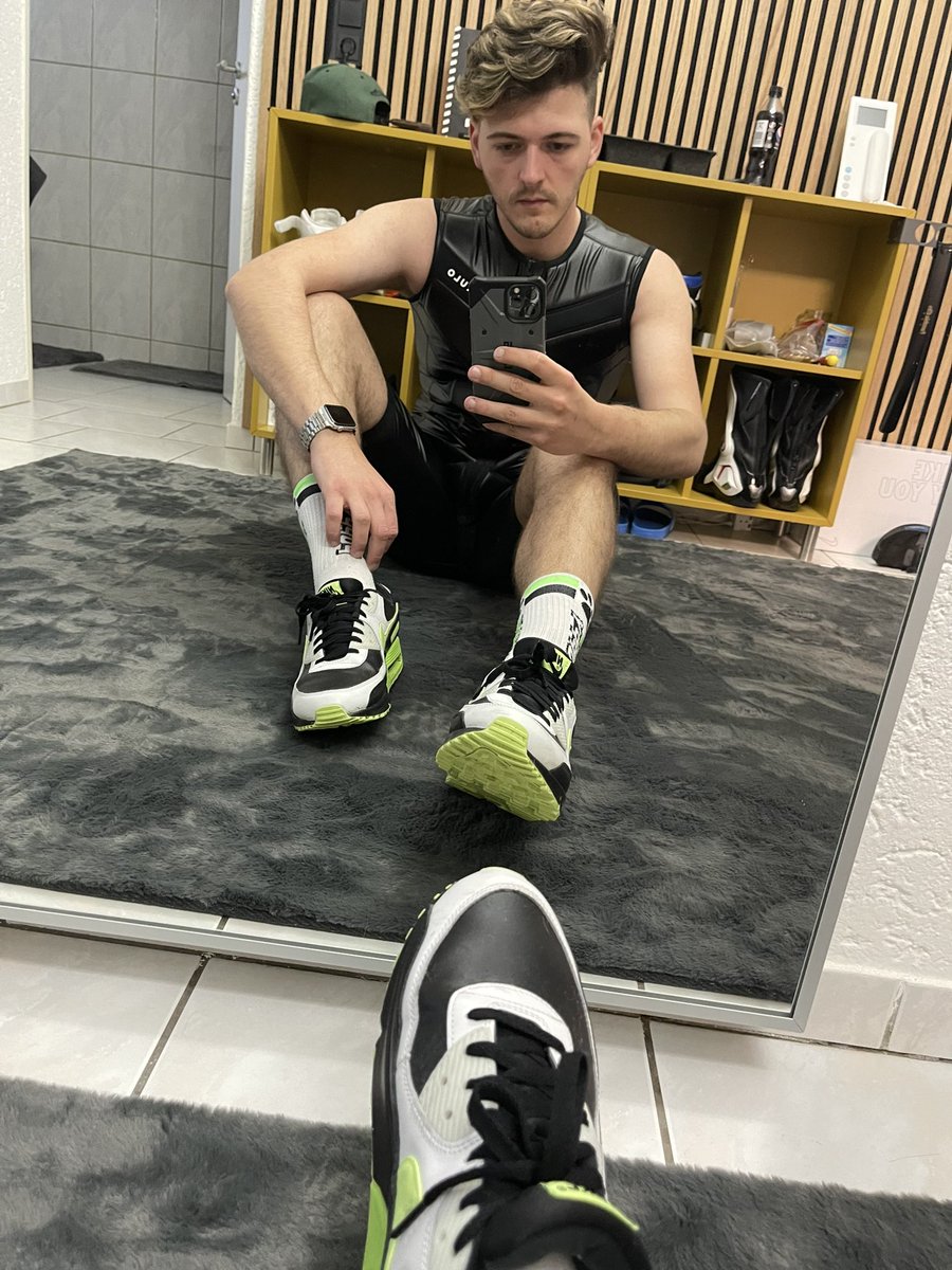 pupBoney's tweet photo. Which Little Slut pays the next shoes? #findom #cashmaster #master #airmax #green #shoes #gay #pride #sm #feet https://t.co/fSmWk1l8wP