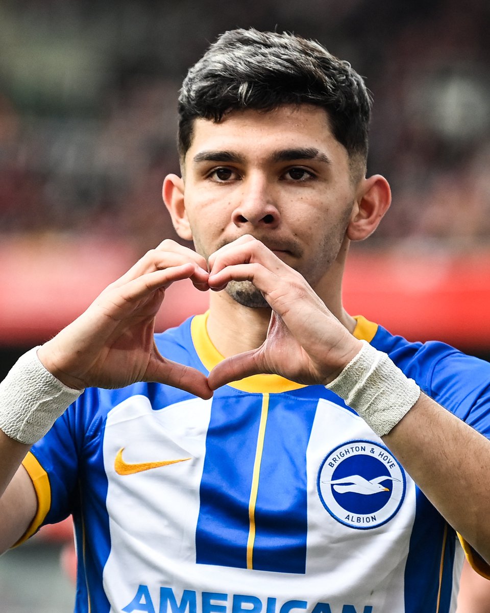 premierleague's tweet photo. At 19 years and 111 days, Brighton's Julio Enciso is the second youngest visiting player to score a #PL goal at Arsenal's Emirates Stadium, after Rafael for Man Utd (18y 122d) 🌟 https://t.co/ZjaEdTys37