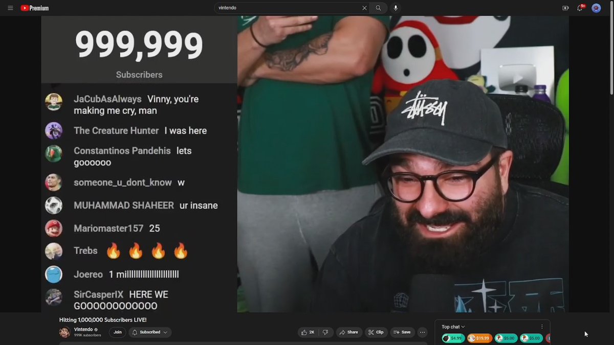KevinPlaysGame6's tweet photo. Iv been watching @Vinny for years and this man finally hit 1mil. So we'll deserved. I love ya man you've been a huge inspiration for me https://t.co/WYH5RUltpO