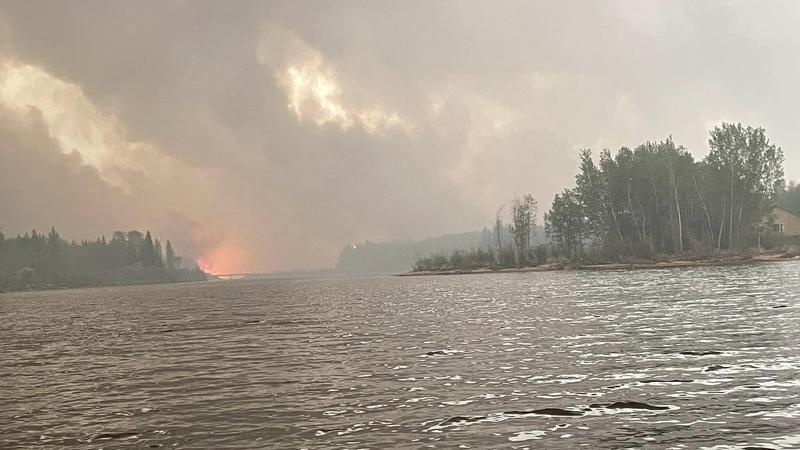 Buffalo Narrows declares state of emergency, issues evacuation notices for some residents due to wildfire dlvr.it/Sp2D3M