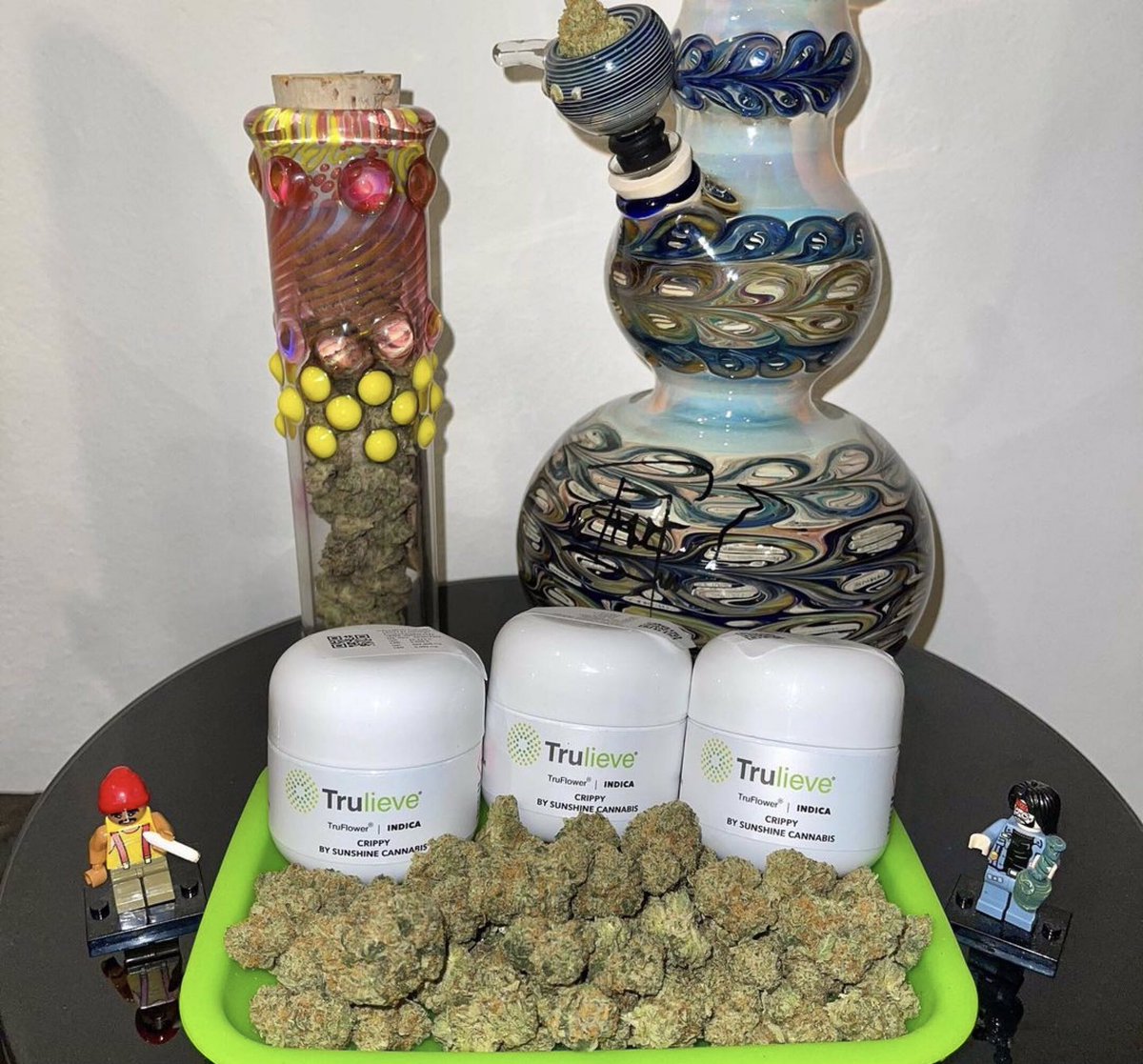 Crippy ⛽️ 🔥And we all know my favorite way to medicate is with my Chong Bong! #chongbong #sunshinecannabis #sunshinefam #sunshinevip #crippynotjippy #tommychong #grinderglass #trulieve #truliever #420md #houstontx #exotic #exoticbeauty #beautifulweed #wichita #bny #nycevent #thc