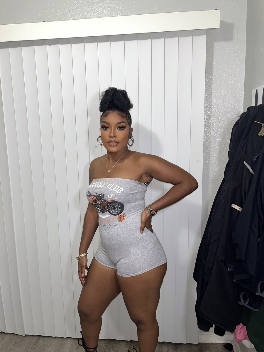 VibeWith_LO's tweet photo. Happy Mother’s Day to my fine ass😍😍 #MissPretty https://t.co/kAyuhVMoV1
