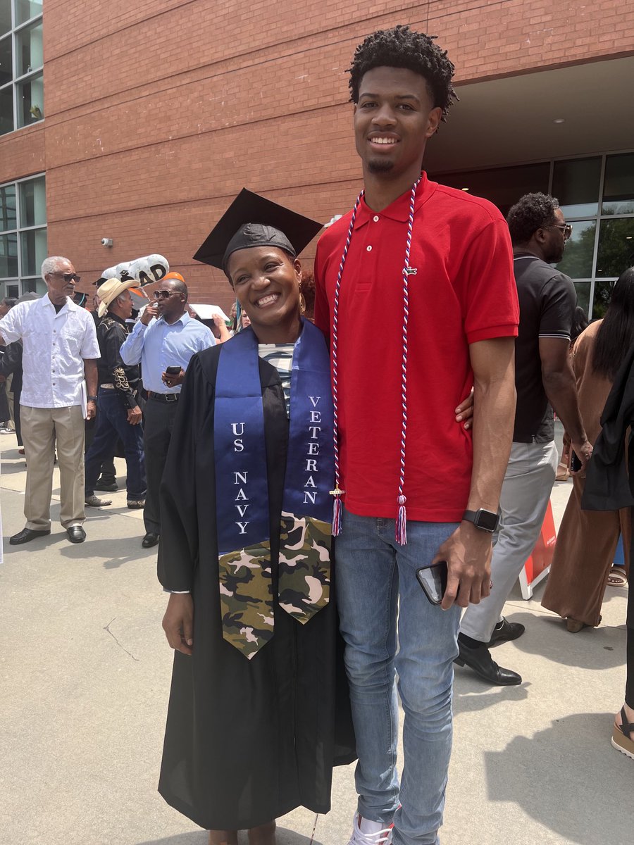 LHD5Girl's tweet photo. So happy to have my baby with me today to witness me walk across the stage today. https://t.co/3gin63TLe2
