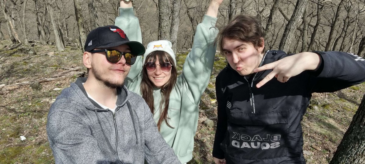 Mirtneyt's tweet photo. #ahrietta #utolsoTV #undefeated #undefeatedhu #ahri #lol #streamers #stream #hungary #hevesmegye #mátra #mátratúra #hegyek #erdő #youtube #twitch #girl #boys https://t.co/AkO80snHUe
