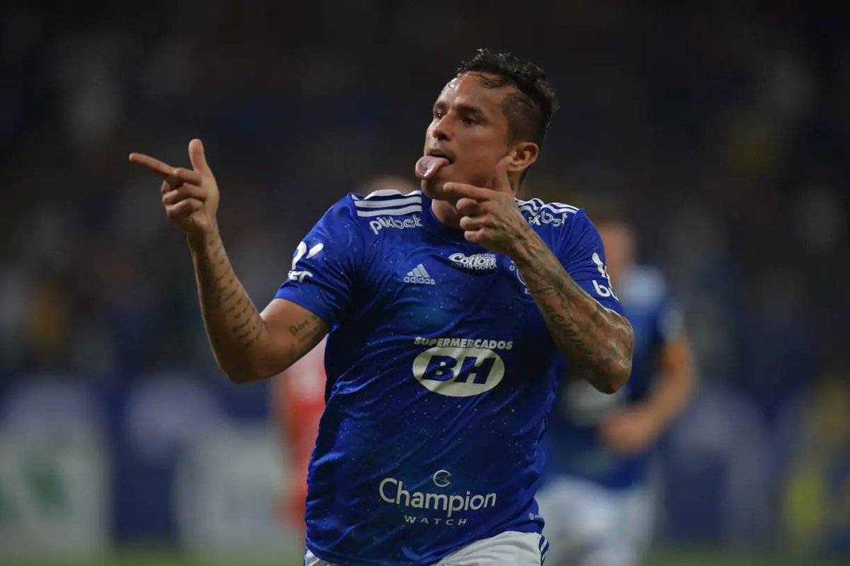BlogRaposa's tweet photo. ⚠️ O CEO do Cruzeiro, Gabriel Lima, confirmou que o atacante Edu será REINTEGRADO ao elenco celeste para a temporada.

[🗞️: @otempo] 🏅 https://t.co/4UXeBMo25j