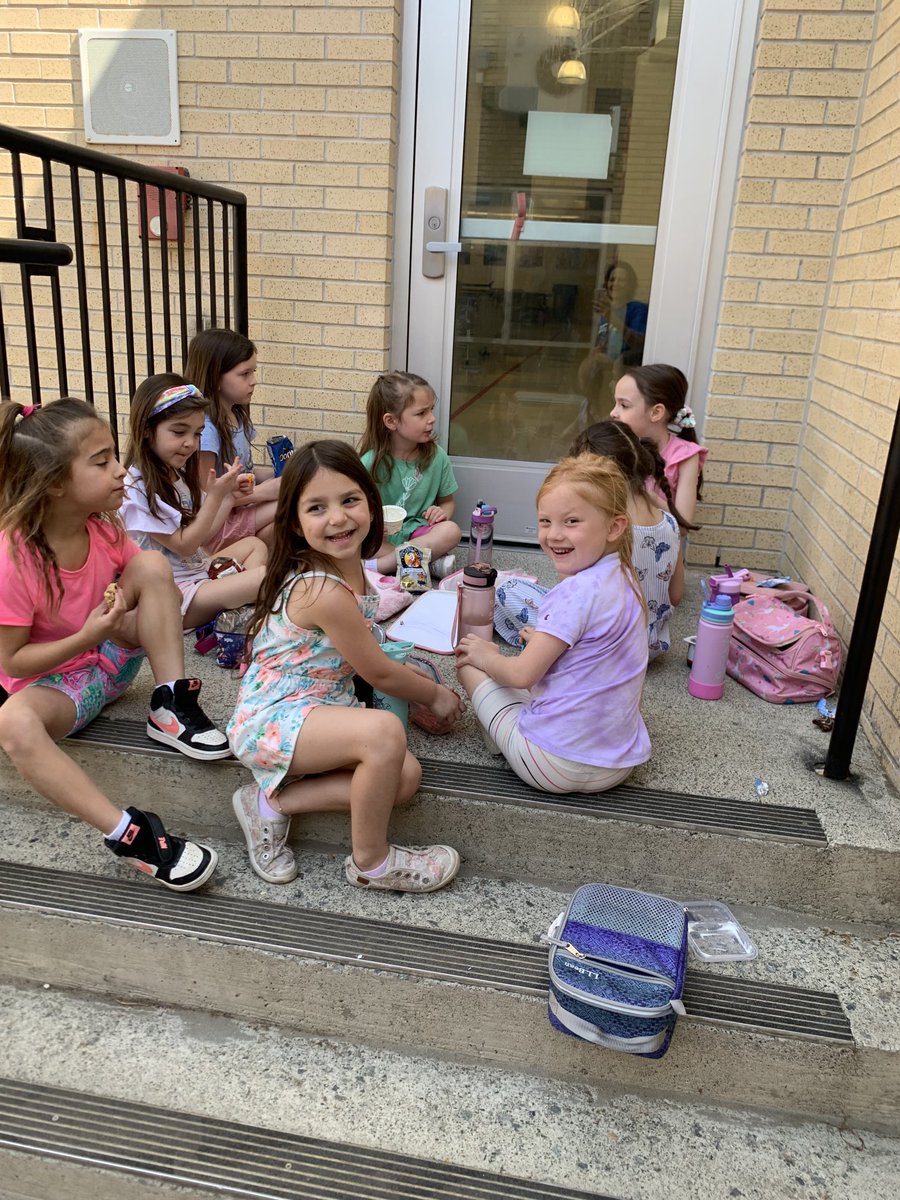 Jayne Ramirez tweet media