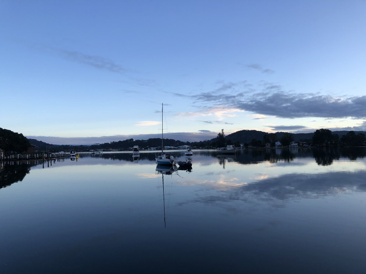 Bundogs's tweet photo. Coffee by the water at Empire Bay #family #waytostarttheday #outandabout https://t.co/Vt0kTuoPkS