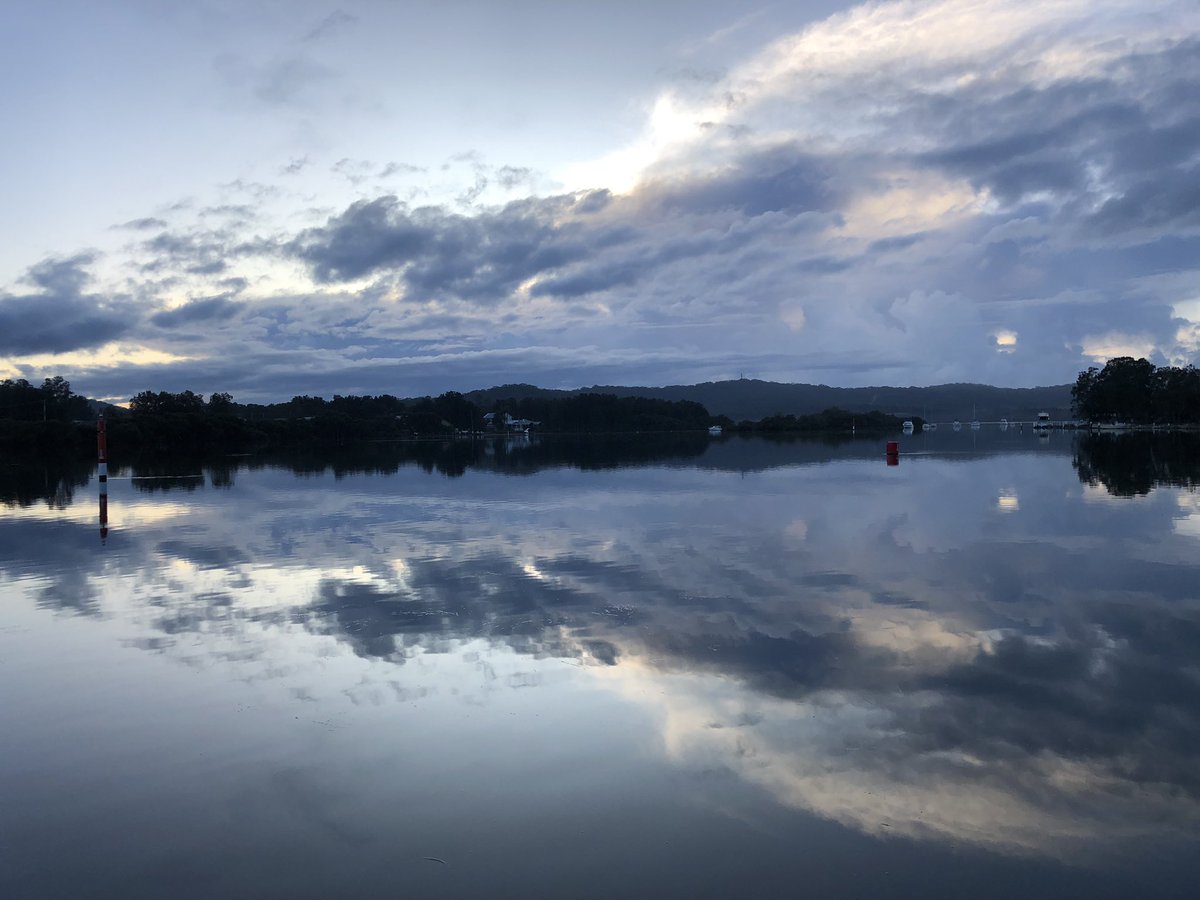 Bundogs's tweet photo. Coffee by the water at Empire Bay #family #waytostarttheday #outandabout https://t.co/Vt0kTuoPkS