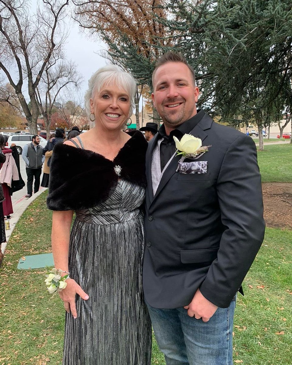 Happy Mother’s Day to my beautiful mom!!