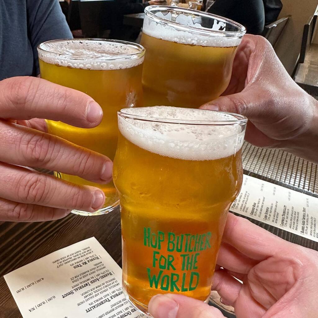 Cheers! 
#craftbeer #weekendvibes #prost instagr.am/p/CsPRDjeJWIz/