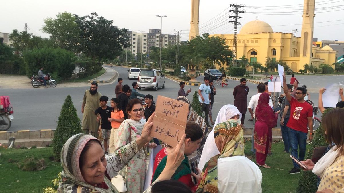 cymakhan0's tweet image. A handful of people outside their house scared the ruling cabal #Askari11 police raid