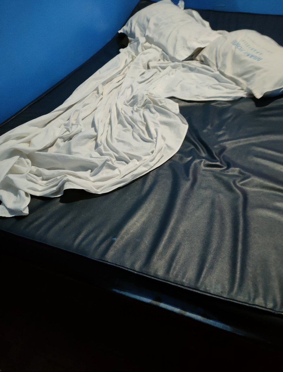KrisUgh4's tweet photo. Uwian na, thank you sa pagavail ng massage service ko po boss and pag-allow na magsleep sa hotel room mo po, ang likot ng kamay este ang likot matulog ni client ugh ππ¦
#AlterCubao
#AlterQC
#MasahistangPinoy
#Masahista
#Massage
#Freelance
#HomeAndHotelService https://t.co/GiyVtZ5zwQ