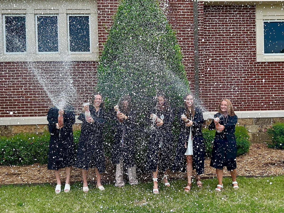 Congratulations to our Seniors!🎓👏
We are so proud of their accomplishments both on and off the field and we know that there are only bigger things to come! You will be missed🧡