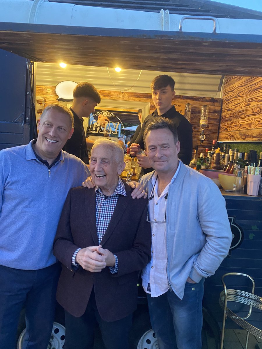 Bernard Flynn tweet media