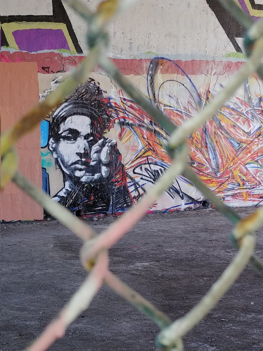 NancyALocke's tweet photo. Tunnel art. https://t.co/rsG2YKK87F