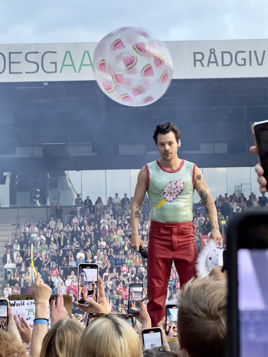 mkvw_'s tweet photo. @hstbrasil @Harry_Styles https://t.co/mopuofkgLZ