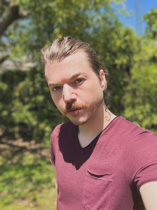 I swear I was going for &ldquo;happy in the sun&rdquo; https://t.co/FlK65DpNOg