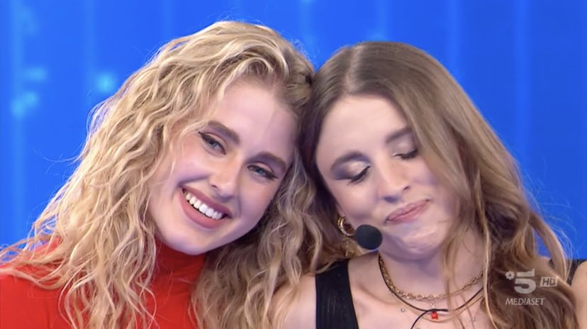 speranzelllo's tweet photo. l’unica finalissima che meritavamo era questa #amici22 https://t.co/Yjdp1cpVlR