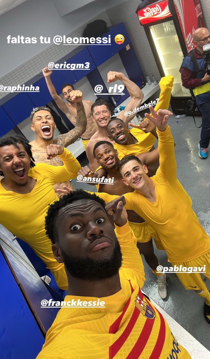 GxlDePaulinho's tweet photo. La historia que ha subido Kessié NO https://t.co/Ox7TRsrXeo