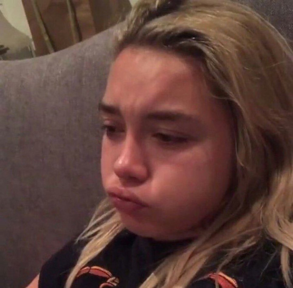_camilana_'s tweet photo. VOTATE 01 PORCA DI QUELLA BUTTANAAAAAAA ANGELINA DEVE ALZARE QUELLA COPPA  #amici22 https://t.co/EyVIWR4Lef