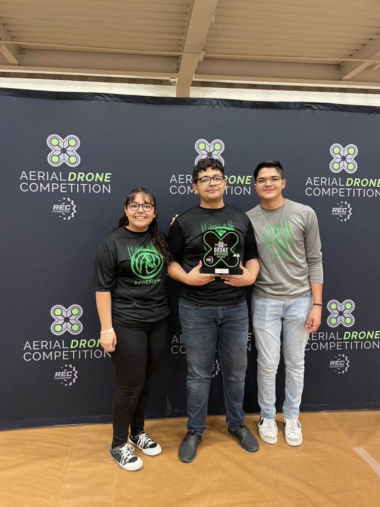 Our HHS Scorpion Aerial Drone Team takes home the Ingenuity In Michigan HS Judges Award!!!! Well deserved. #ClintTech #DistrictOfInnovation #ScorpionStrong