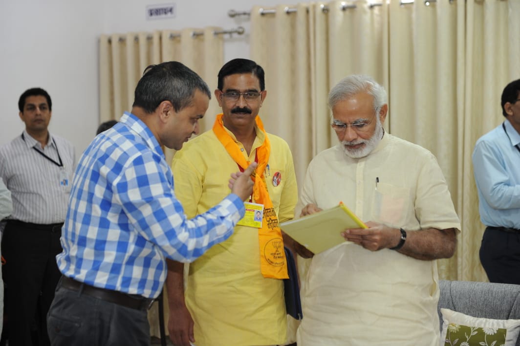 chetanupadhyaya's tweet image. Today is my Birthday & on this special occasion, sharing this Pic of 2015 with Honorable P.M. of India, Yug Purush
@narendramodi ji
@PMOIndia
@RSSorg @BJP4India
@INCIndia
@rajnathsingh @DrMNPandeyMP @Subrataroysahar @RajkishorLive @supriyapd @MadhuriDixit
