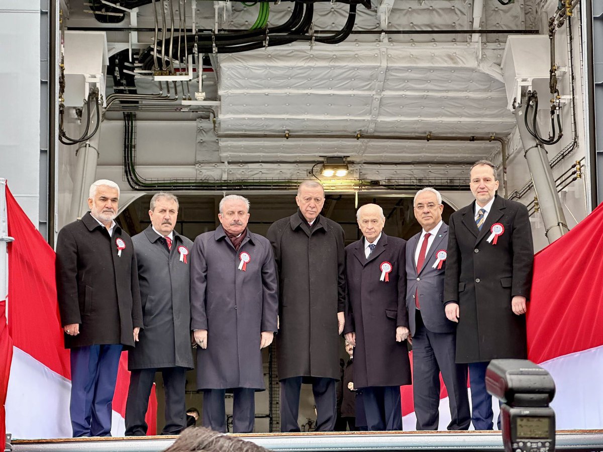 KaranliginKizi7's tweet photo. BU Açıklama İle YSK Tarafından
#Tayyipe
Seçimi KAYBEDİYORSUN !
"SONUÇLARI KABUL ET"
Mesajı Resmen Verilmişdir !.... https://t.co/mEG137cHB8