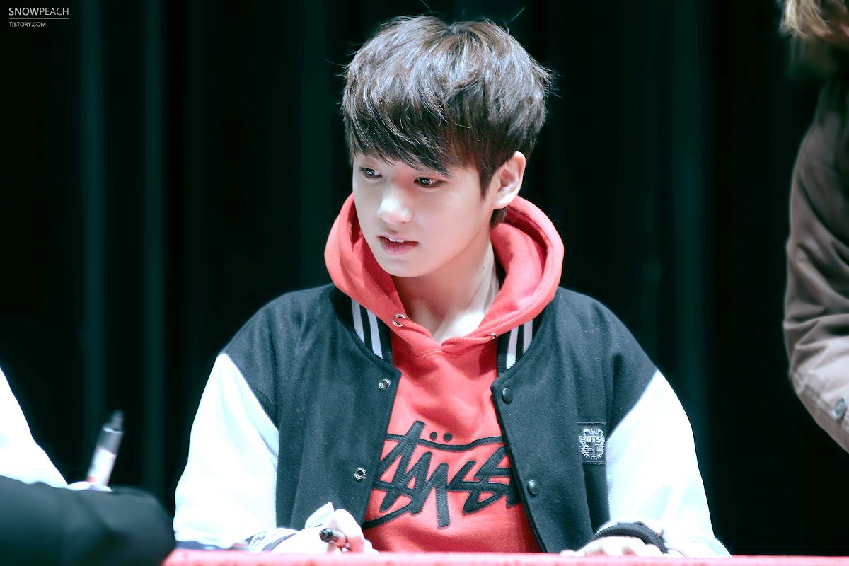 Jk_trend_songs2's tweet photo. I am voting #JungKook for #ArtistaMasculinoInternacional and #LeftAndRight for #MusicaInternacional at the #SECAwards https://t.co/A1KFBu0OAI