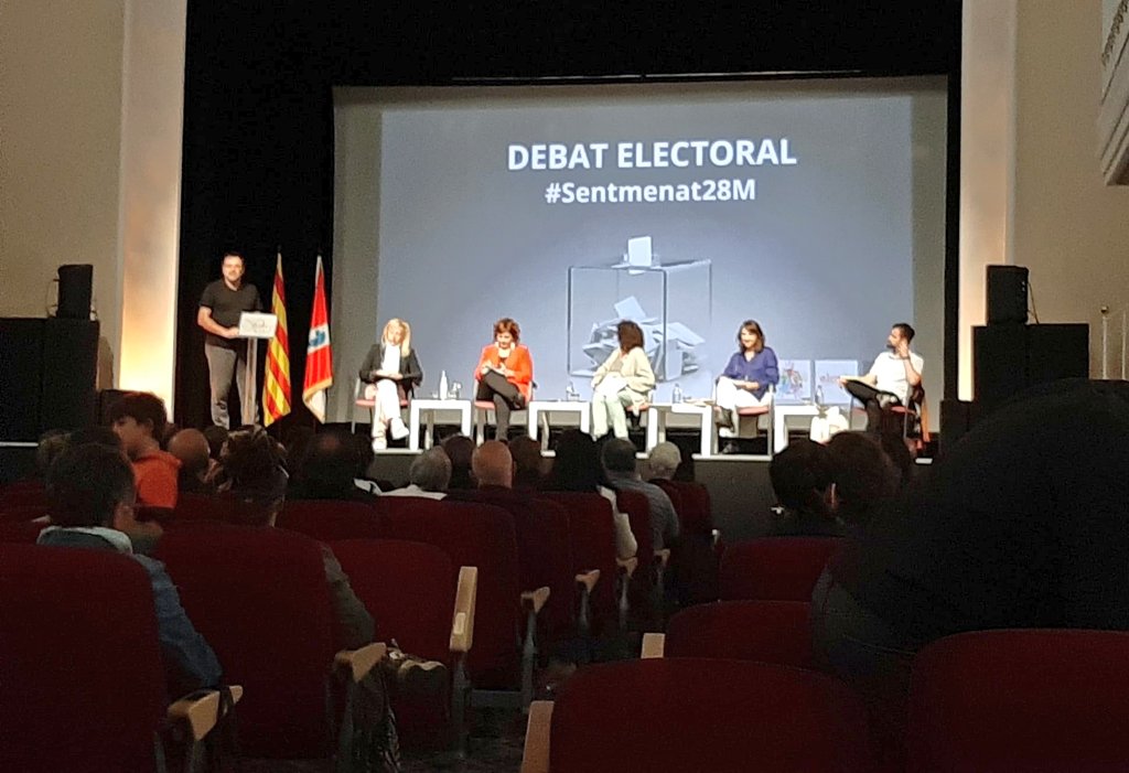 PlatSentmenat's tweet photo. 👥 Acaba el debat #Sentmenat28M amb gran èxit d'assistència i més de dues hores de propostes per millorar #Sentmenat.
👏 👏 Moltes gràcies als candidats i candidates pel 'fair play' i al públic per omplir el teatre del Coro!!!
🗳️ El #28M coneixerem el nou alcalde o alcaldessa. https://t.co/FPnEAcJTjz