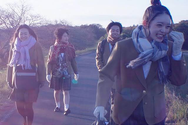 『はじめての映画』
というか『#ハッピーエンディングス』後半の5人の高校生達が思いつきで自主映画を撮ろうって事になって...というエピソード。
しかし何度観ても髙石あかりと西本まりんという日本インディーズ映画界のスーパーマンとバットマンと言っても過言じゃない2人の演技が凄すぎて圧倒される