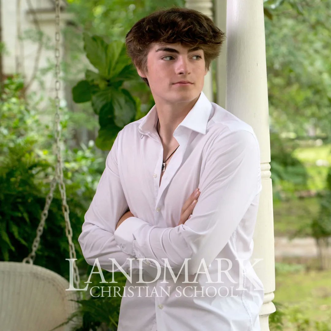 SENIOR SPOTLIGHT: Evan Westling
His advice to underclassmen is “Always keep sight on Jesus even when life and school is stressing you out, and make it a point to set aside time to strengthen your relationship with him." Thank you for all you've poured into Landmark, Evan!