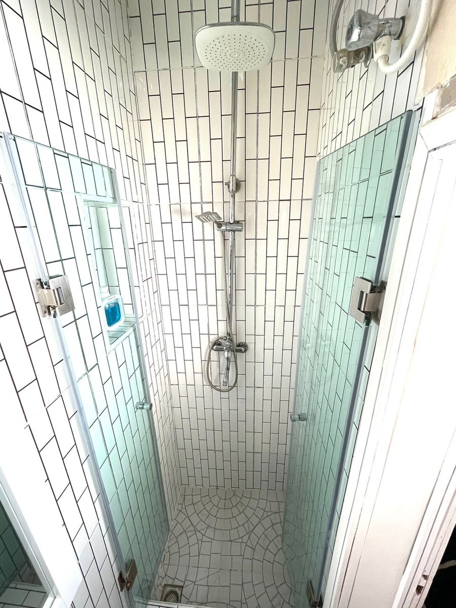 InjRealEstate's tweet photo. To Let
Lekki Phase 1

Fully Furnished Studio Apartment 

Location-  Lekki Phase 1. https://t.co/L7YmK9hp9J