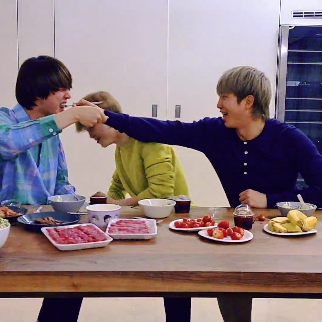 (bi)hourly namjinmin (@hourlynamjinmin) on Twitter photo 