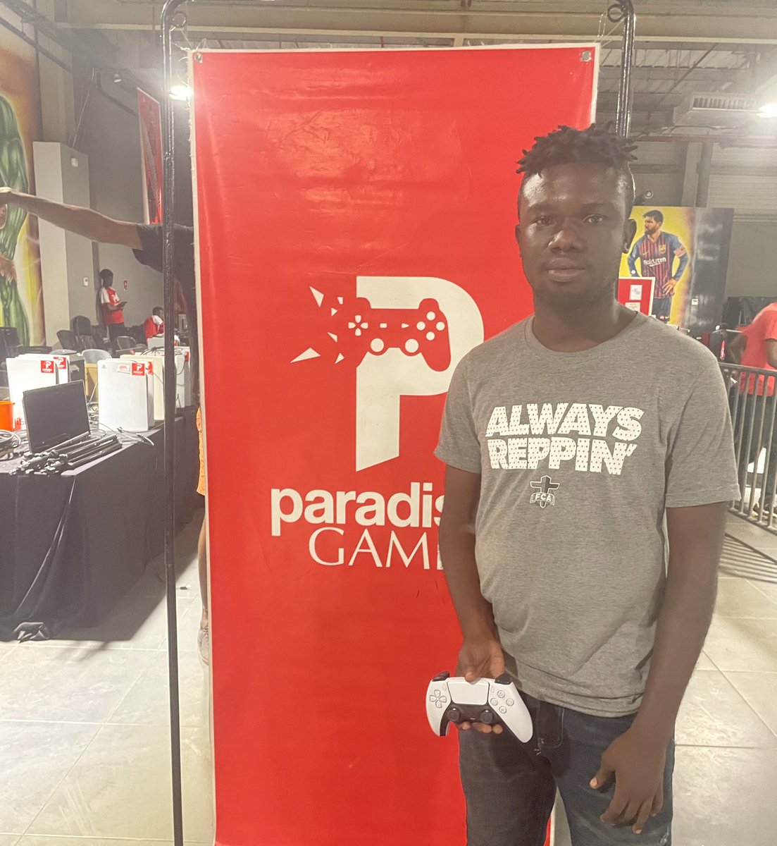 ParadiseGame_'s tweet photo. Félicitations à @Gebiyr_vyt qui remporte la qualification #GamerX Côte d’Ivoire 🇨🇮 sur #Fifa23 .
Il ira représenter le Pays au Nigeria 🇳🇬 lors de la grande finale du #GamerX . https://t.co/ua7Y2ErzhG