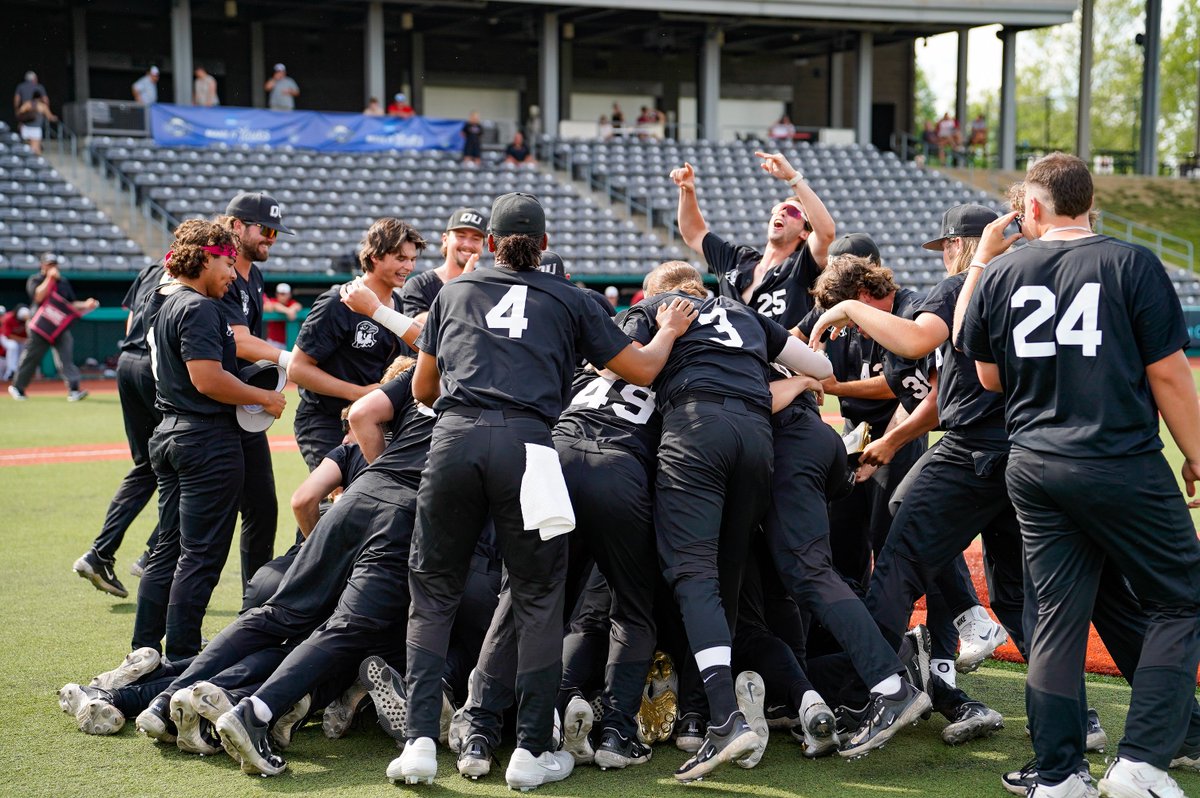 GLVCsports's tweet photo. 🏆⚾️ 𝘼𝙇𝙇. 𝙏𝙃𝙀. 𝙀𝙈𝙊𝙏𝙄𝙊𝙉𝙎. 

#GLVCbase | #GLVCchamps https://t.co/Updzh6poS7