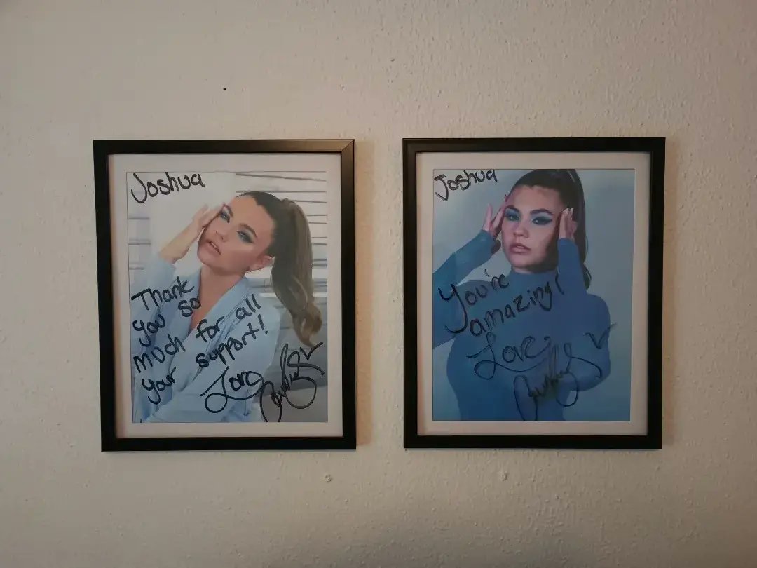 JDMod789's tweet image. My framed autographed photos signed by Amber Frank (formerly known professionally as Amber Montana) who starred as Taylor Hathaway for the sitcom television series "The Haunted Hathaways" that aired on Nickelodeon from July 13, 2013 to March 5, 2015.