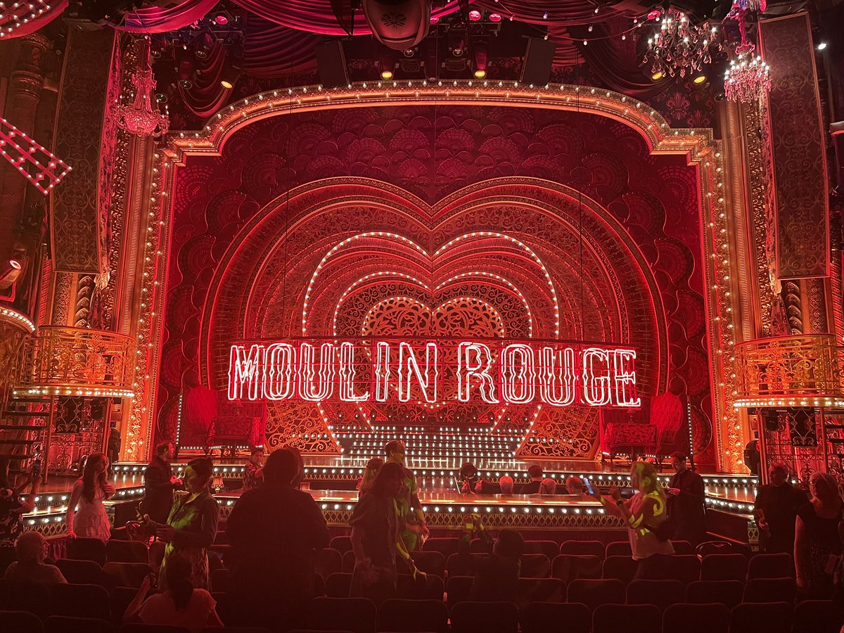 HermansPeter's tweet photo. Moulin Rouge in New York. Fantastisch show! #MoulinRougeTheMusical #NewYork https://t.co/kYcv5Qipm7